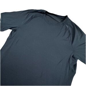 Lululemon License To Train T-Shirt Men M Black Short Sleeve Performance Gym